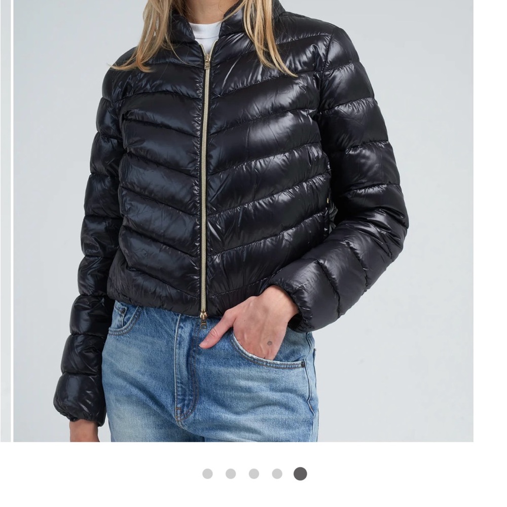 Hermo Sleek Black nylon ultralight chevron bomber